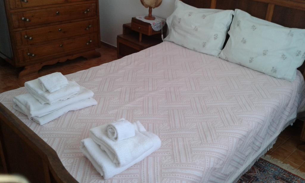 Casa Amarela Guesthouse Lagos Room photo